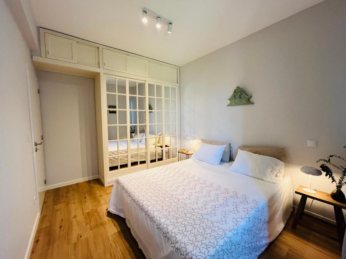 Lovely 2-bedroom Unit In Historic Apartment *